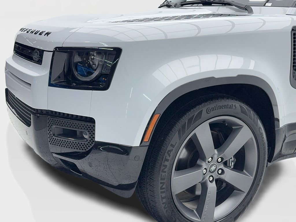 Used 2023 Land Rover Defender 110 V8 image 6