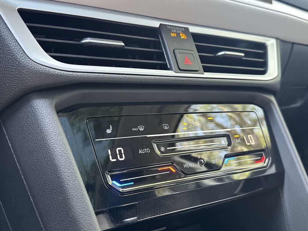 New 2026 Volkswagen Taos SE FWD image 19