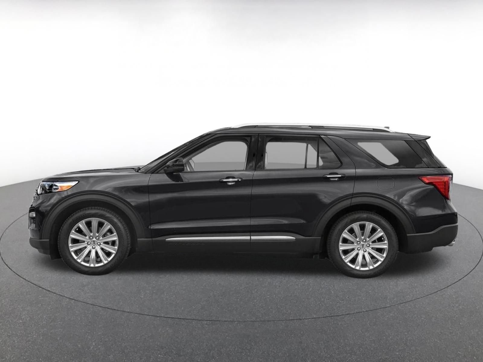Used 2024 Ford Explorer Limited RWD image 3
