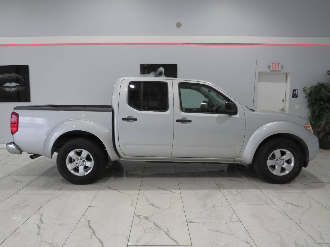 Used 2013 Nissan Frontier SV w/ SV Value Truck Pkg RWD image 3