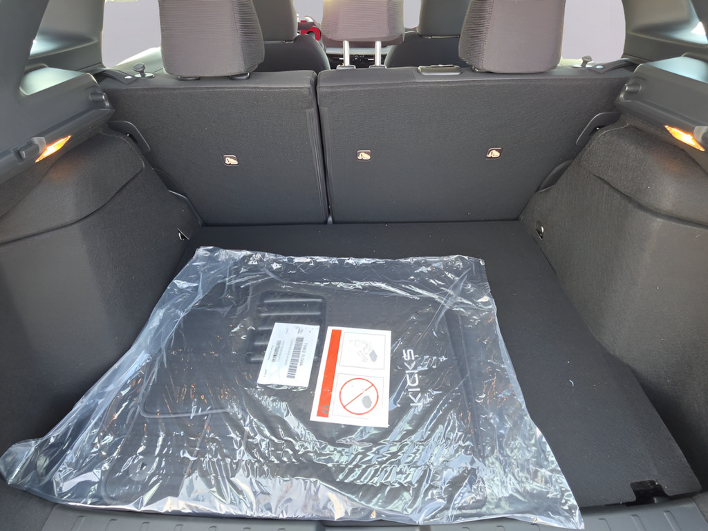 New 2026 Nissan Kicks SV w/ Cold Weather Package AWD/4WD image 33