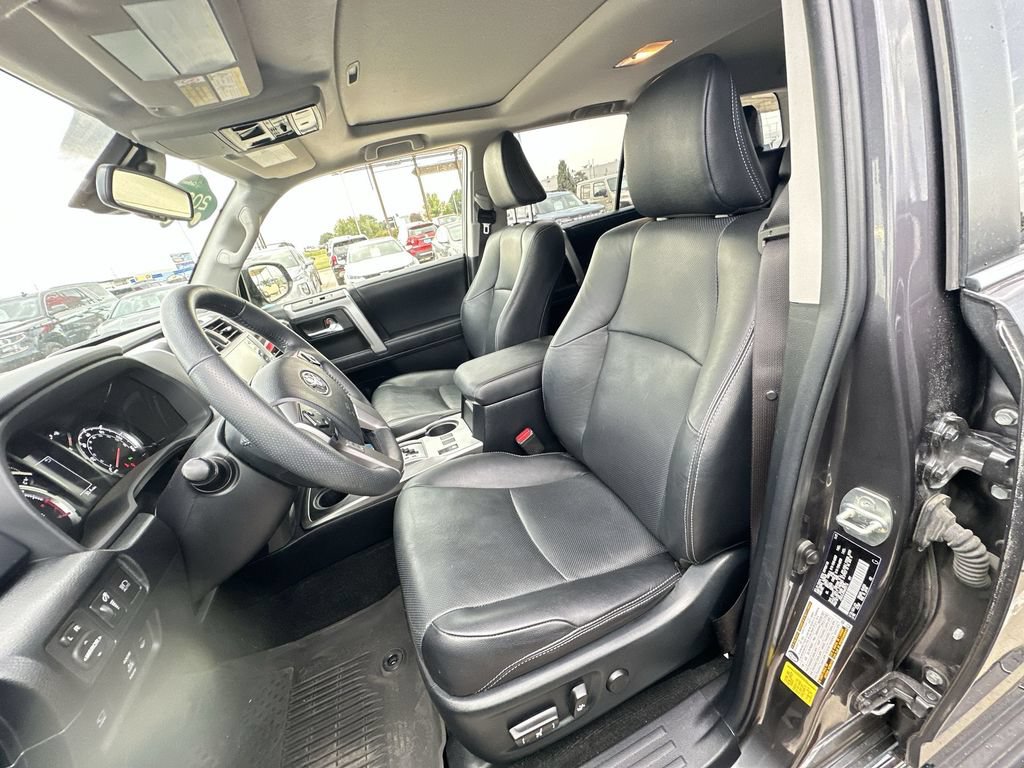 Used 2022 Toyota 4Runner Limited AWD/4WD image 20
