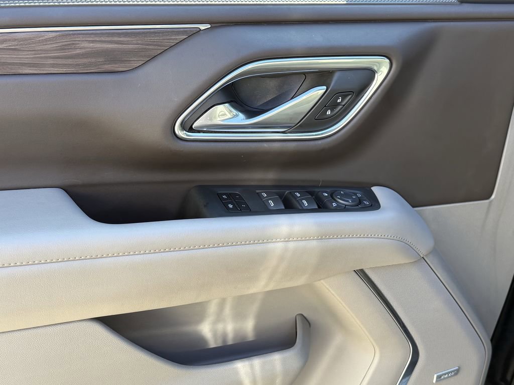 Used 2022 Chevrolet Suburban Z71 w/ Z71 Off-Road Package image 16