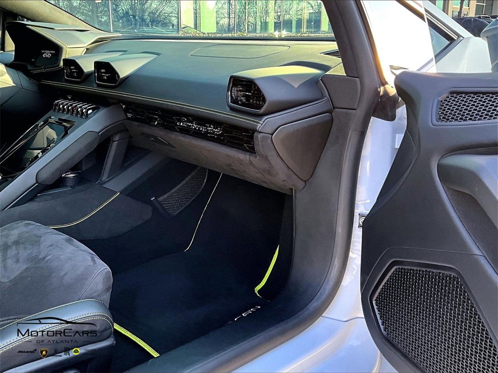 Used 2021 Lamborghini Huracan EVO image 14