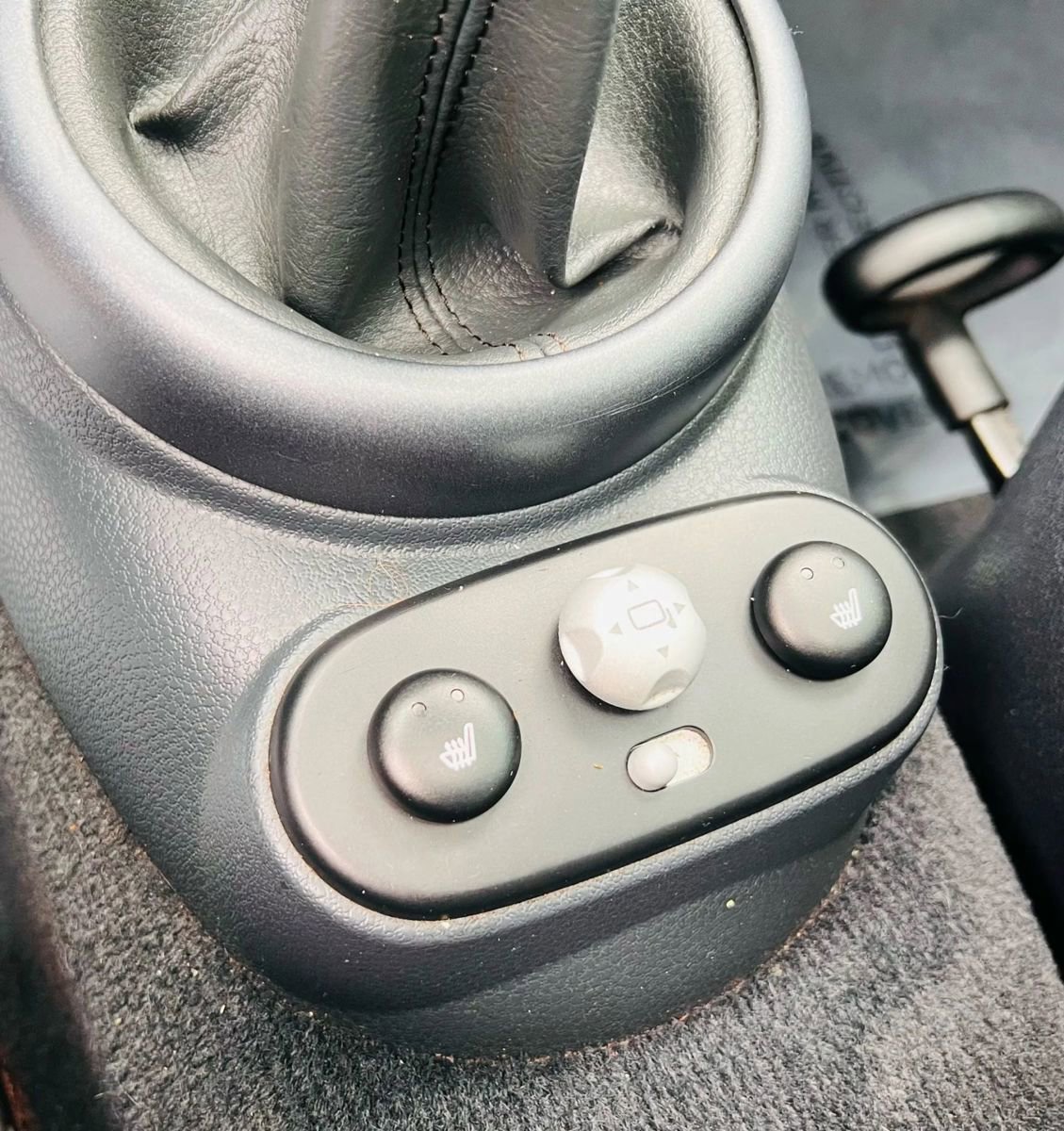 Used 2004 MINI Cooper S image 33