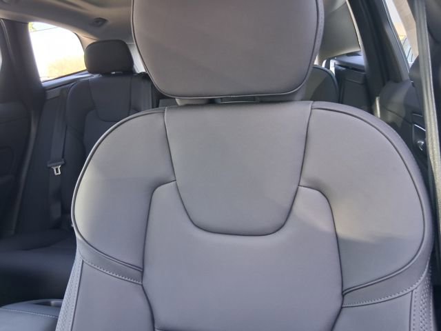 New 2026 Volvo XC60 B5 Core AWD/4WD image 19
