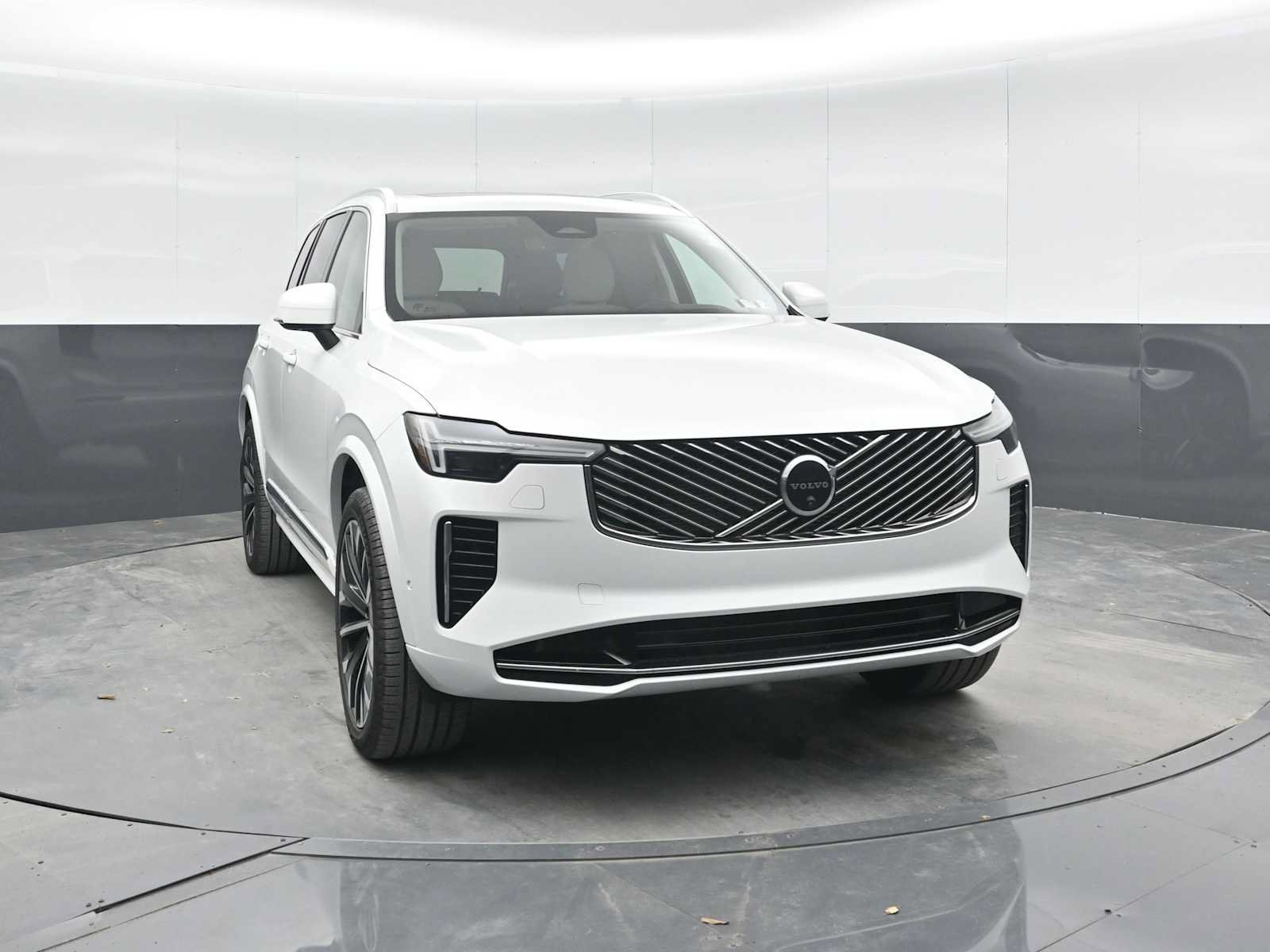 Used 2026 Volvo XC90 B6 Ultra w/ Protection Package AWD/4WD image 6