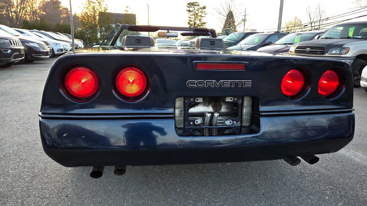 Used 1989 Chevrolet Corvette Convertible RWD image 15