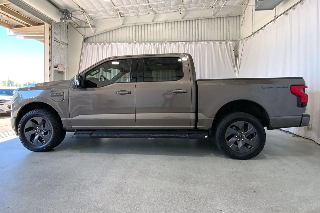 Used 2023 Ford F150 Lightning Lariat w/ Max Trailer Tow Package AWD/4WD image 26