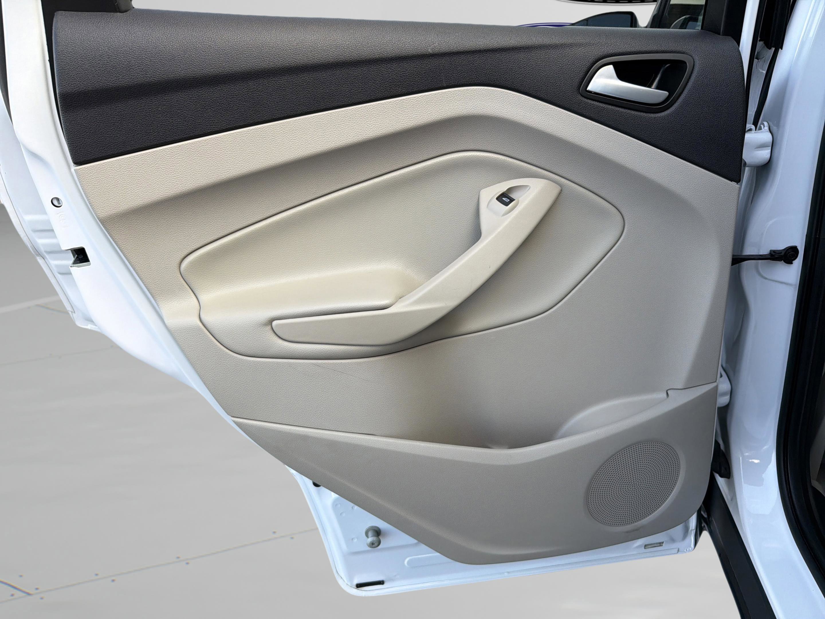 Used 2015 Ford Escape SE image 21