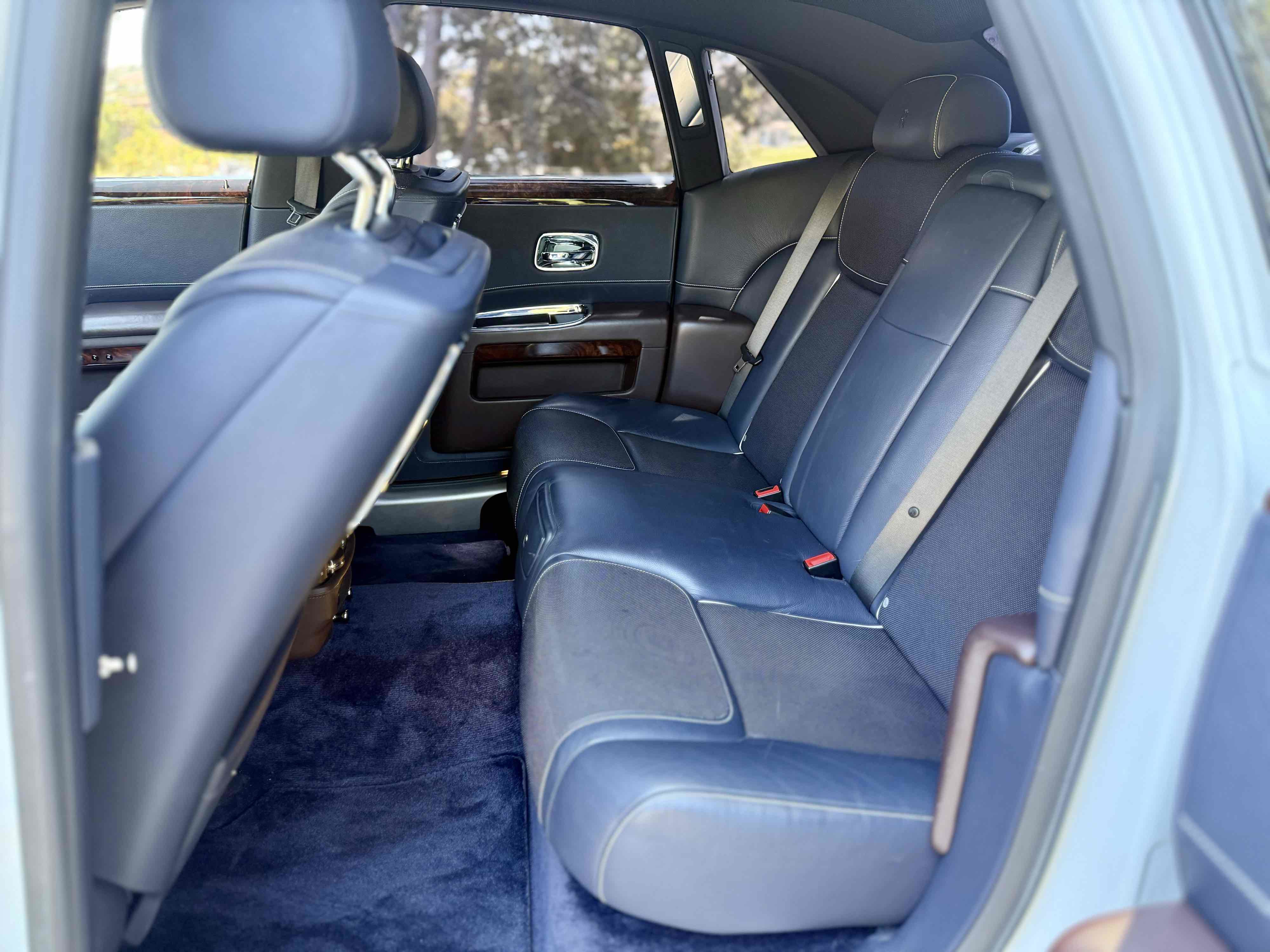 Used 2016 Rolls-Royce Ghost RWD image 21