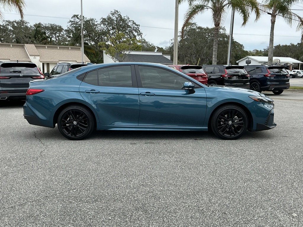 Used 2025 Toyota Camry SE image 10