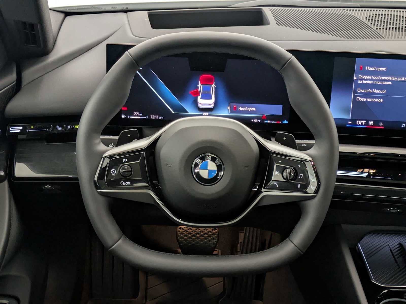 Used 2025 BMW 530i xDrive w/ Premium Package AWD/4WD image 24