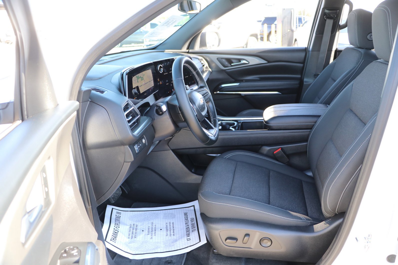 Used 2026 Chevrolet Traverse LT image 13