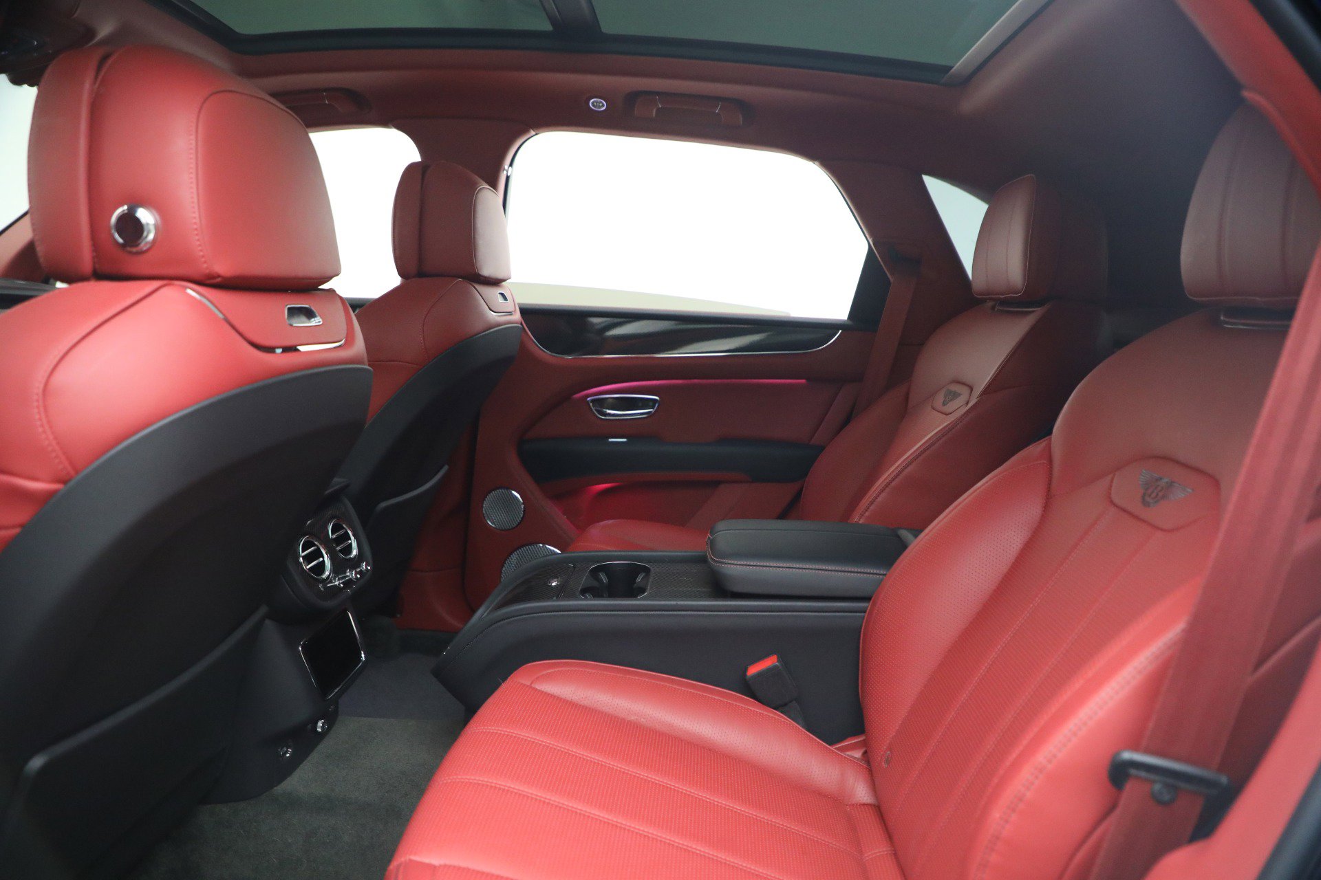 Used 2023 Bentley Bentayga AWD/4WD image 23