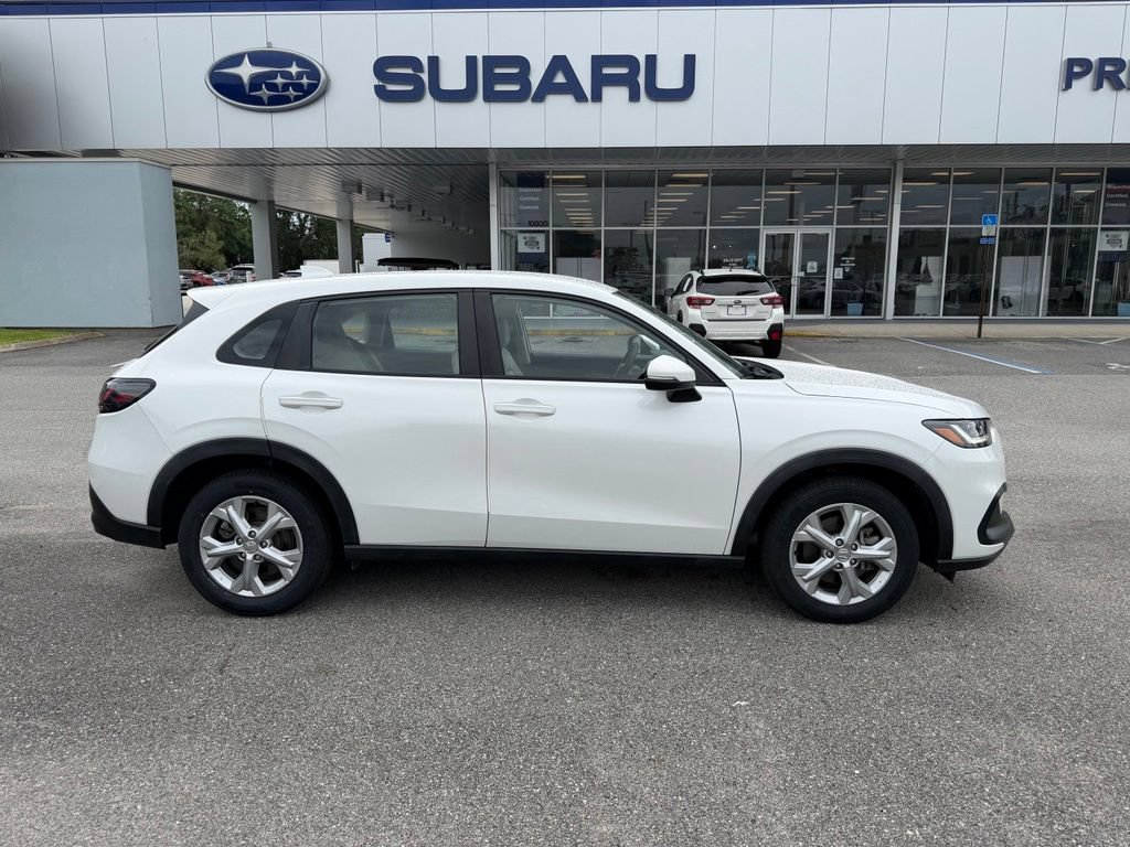 Used 2023 Honda HR-V LX image 2