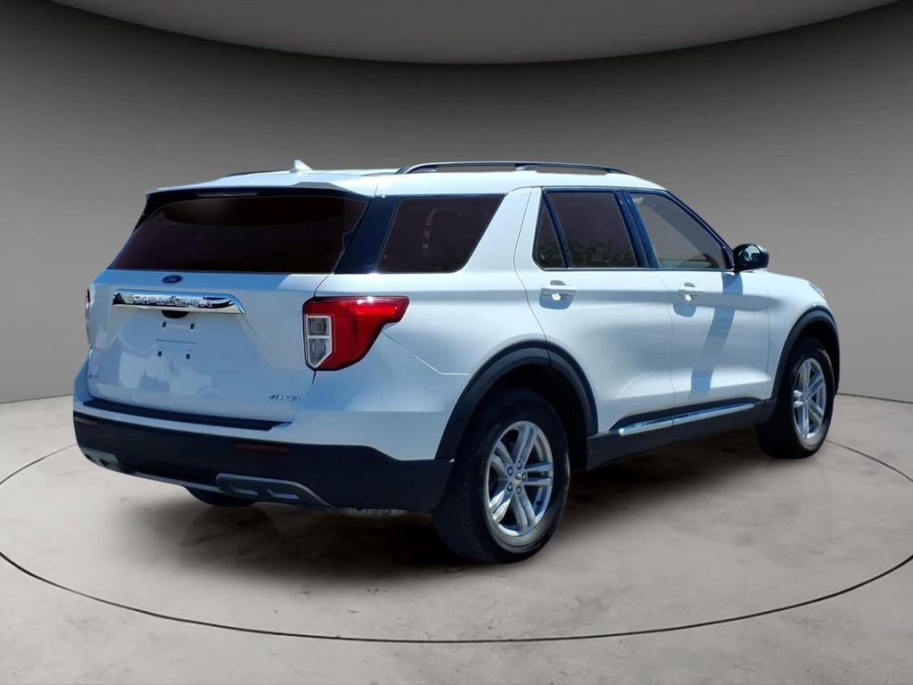 Used 2022 Ford Explorer XLT w/ Equipment Group 202A AWD/4WD image 9