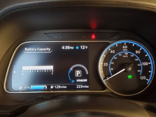 Used 2025 Nissan Leaf S image 11