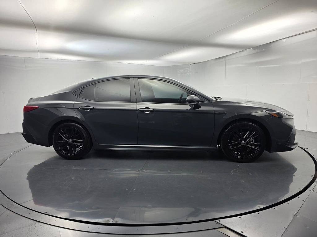 Used 2025 Toyota Camry SE FWD image 3