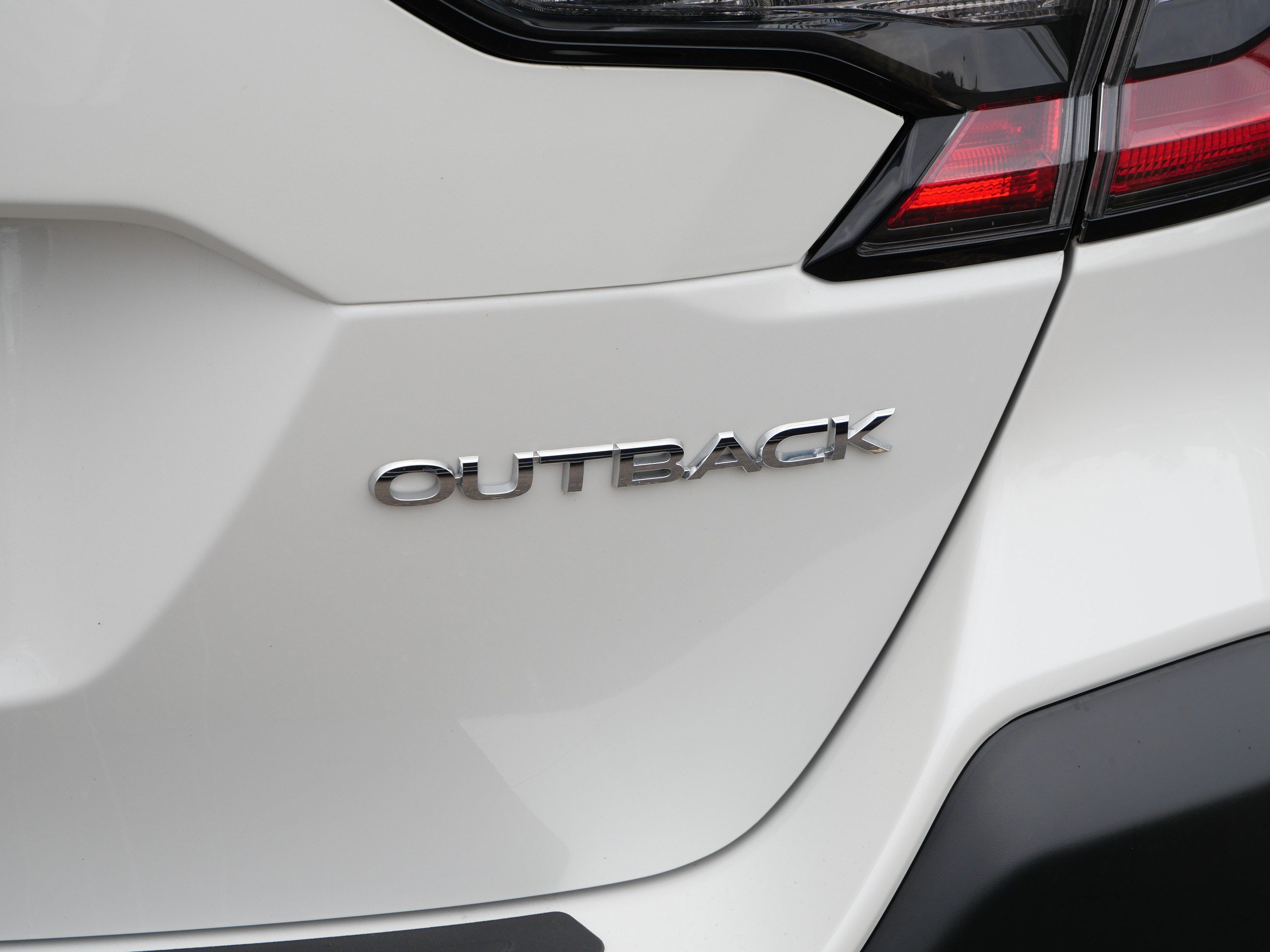 Used 2025 Subaru Outback Limited AWD/4WD image 7