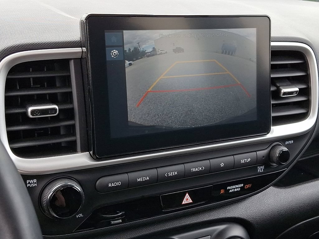 Used 2023 Hyundai Venue SEL w/ Cargo Package FWD image 4