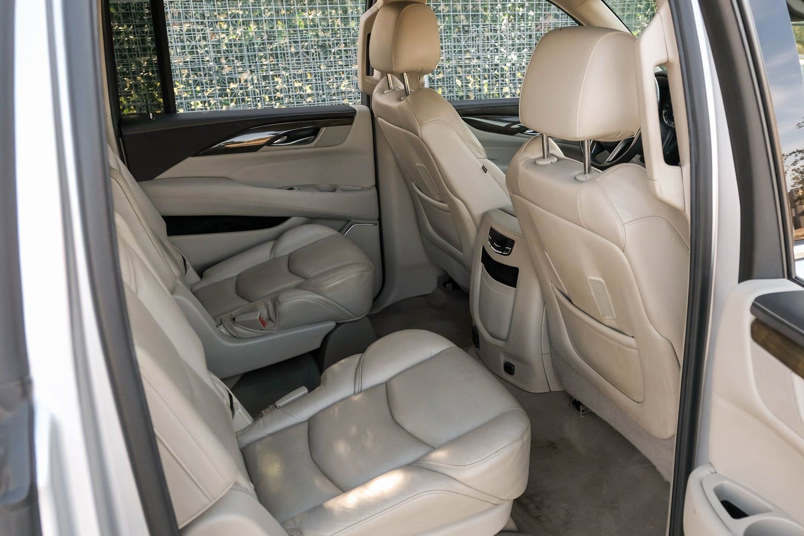 Used 2020 Cadillac Escalade ESV Luxury image 32