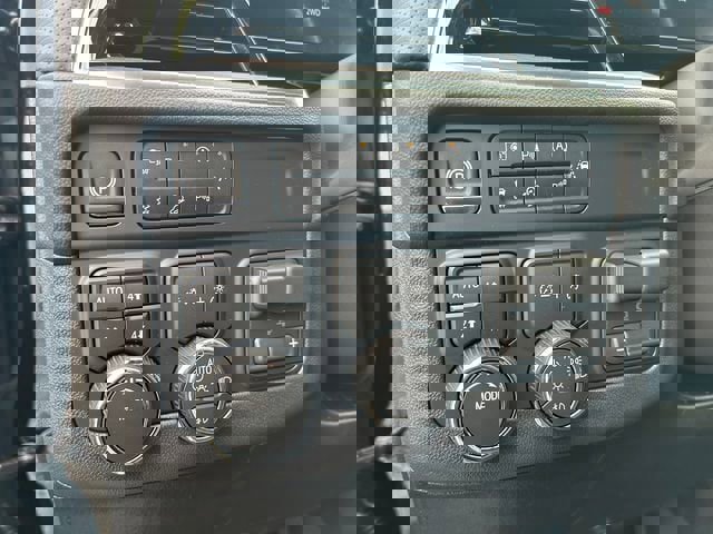 New 2026 Chevrolet Suburban Premier image 25