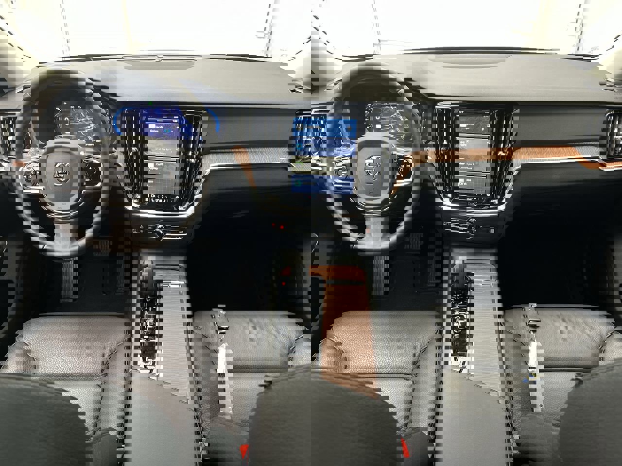 Used 2024 Volvo S60 B5 Plus image 4