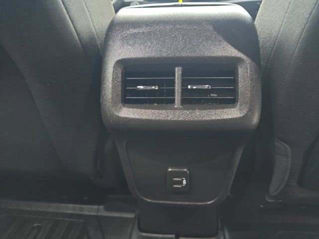 Used 2024 GMC Terrain SLE w/ Driver Convenience Package image 19