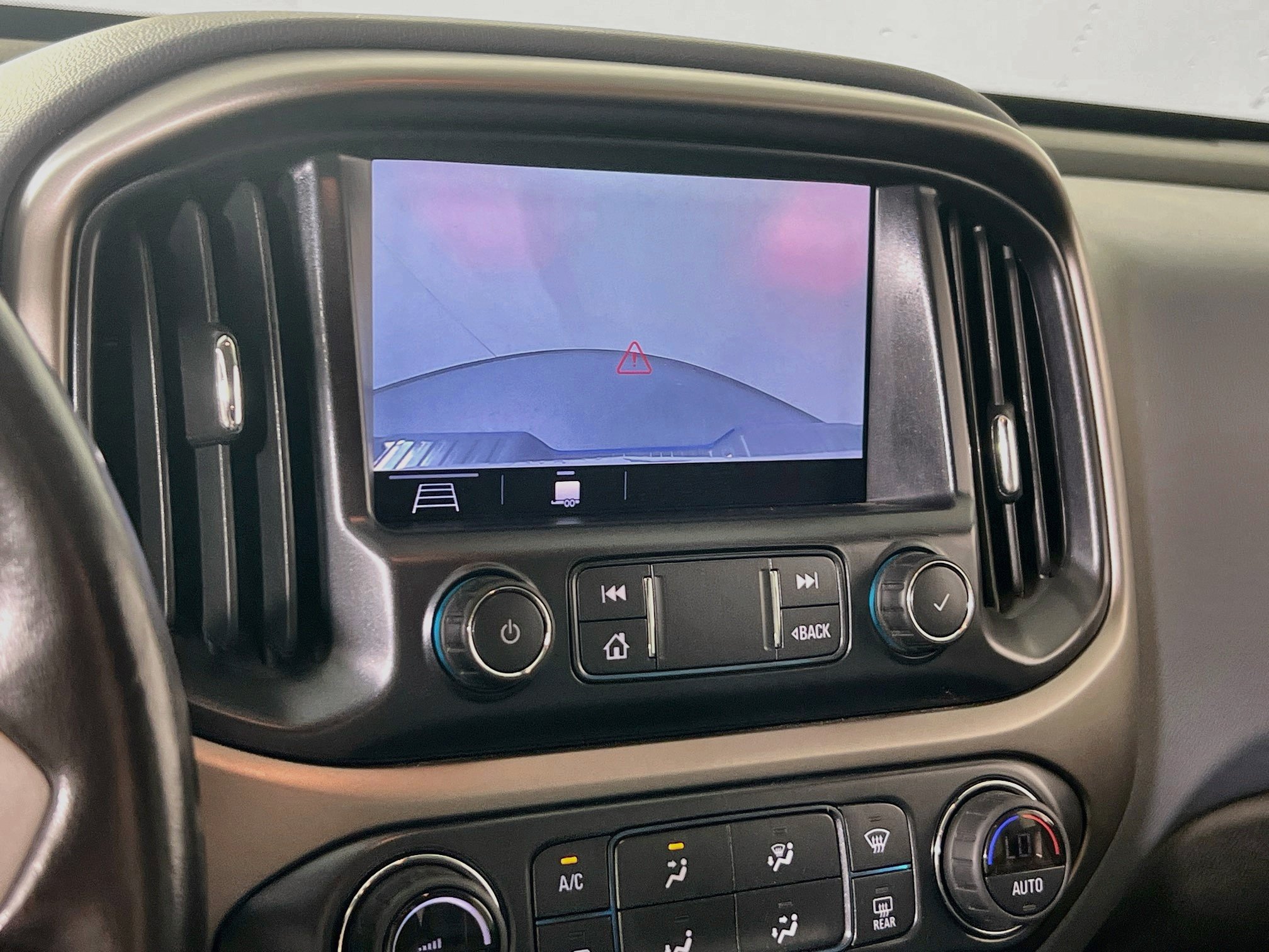 Used 2019 Chevrolet Colorado Z71 AWD/4WD image 13