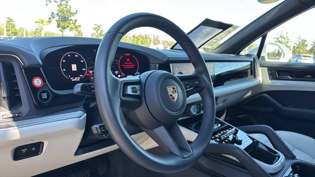 Certified 2026 Porsche Cayenne AWD/4WD image 9