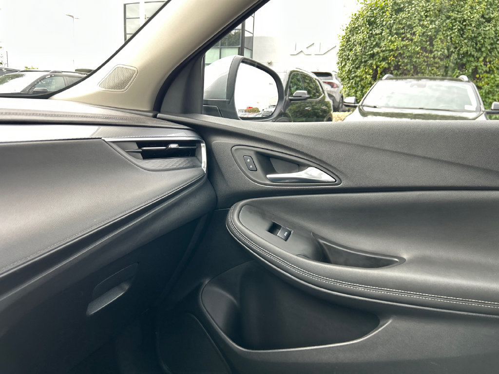 Certified 2024 Buick Encore GX Preferred FWD image 28