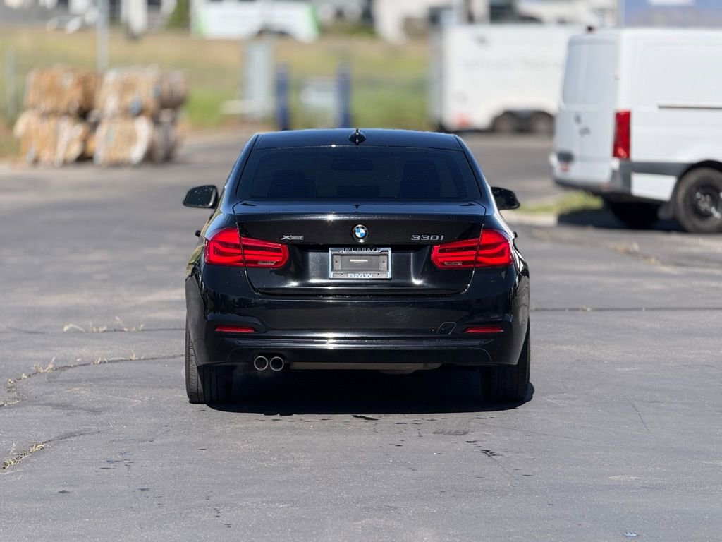 Used 2018 BMW 330i xDrive Sedan AWD/4WD image 6