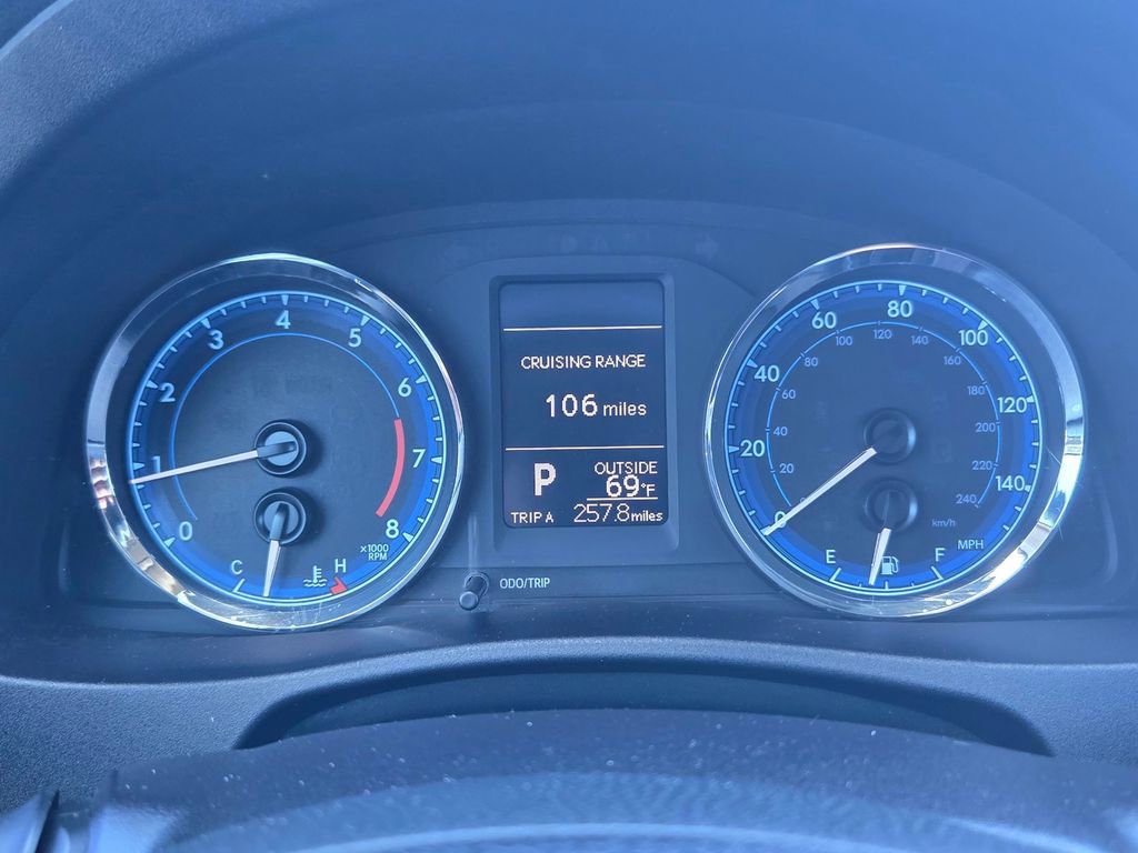 Used 2017 Toyota Corolla LE image 22