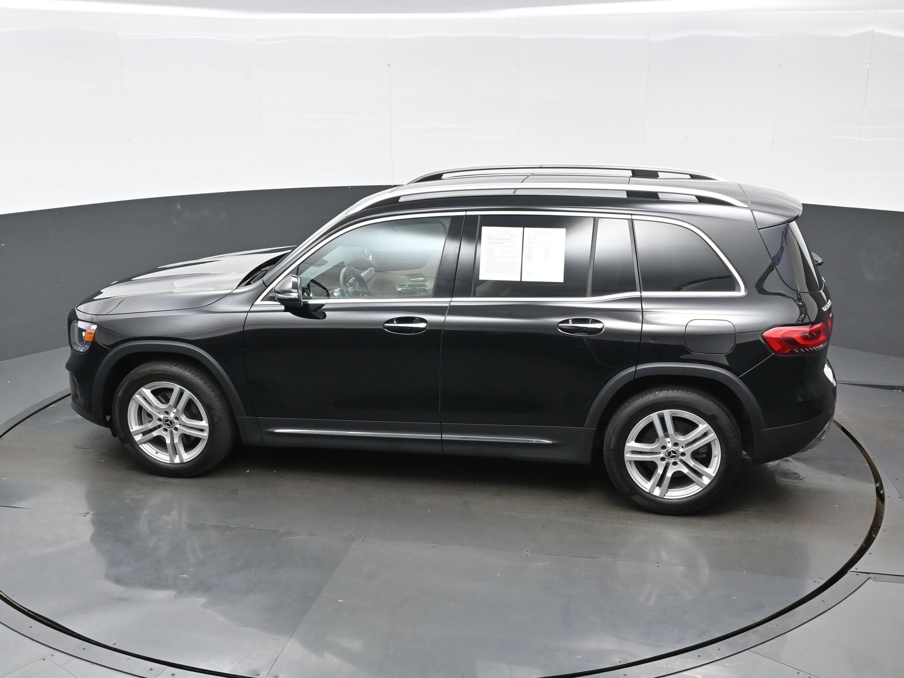Used 2022 Mercedes-Benz GLB 250 4MATIC image 35