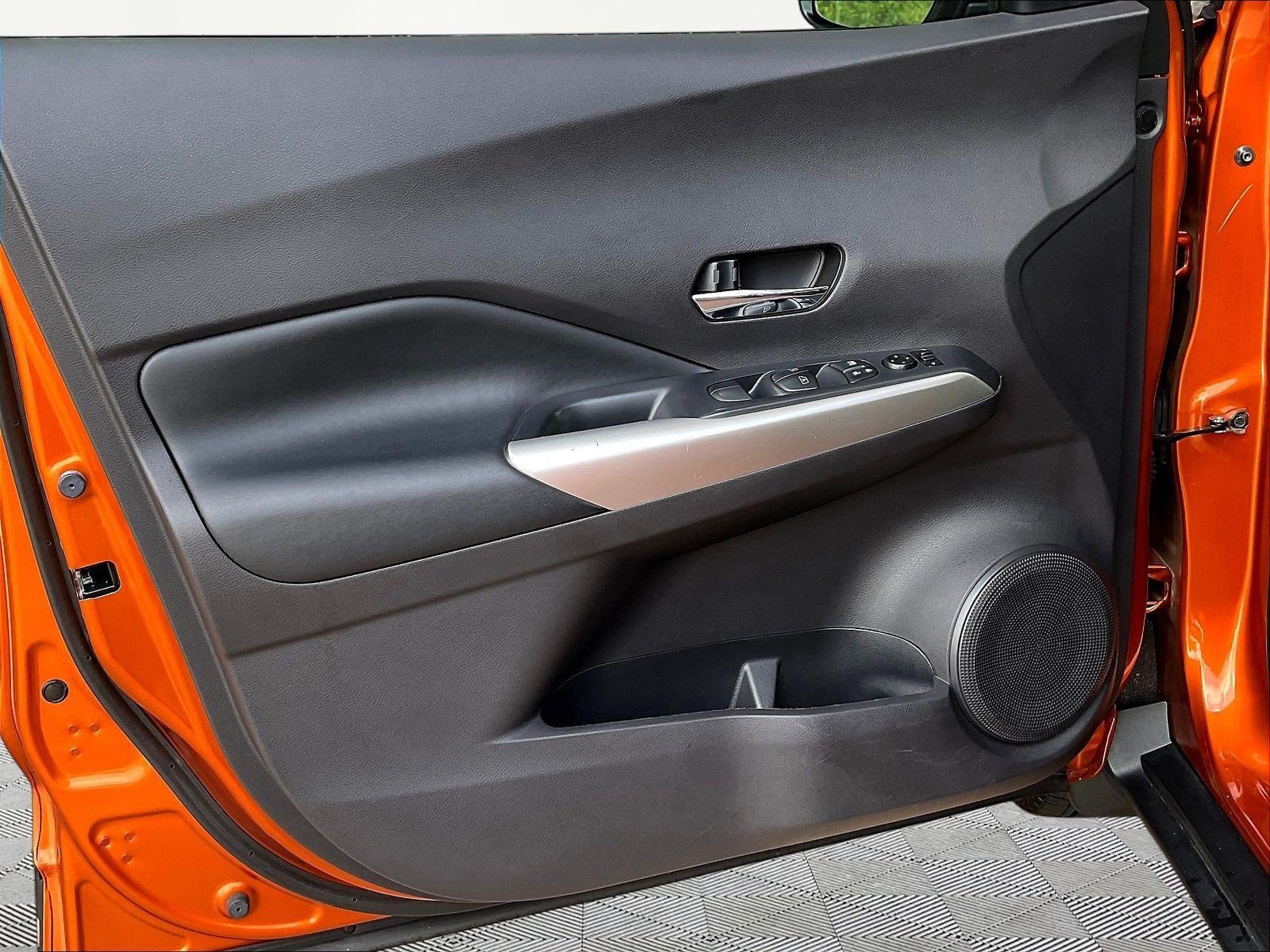 Used 2020 Nissan Kicks SR w/ SR Premium Package FWD image 19
