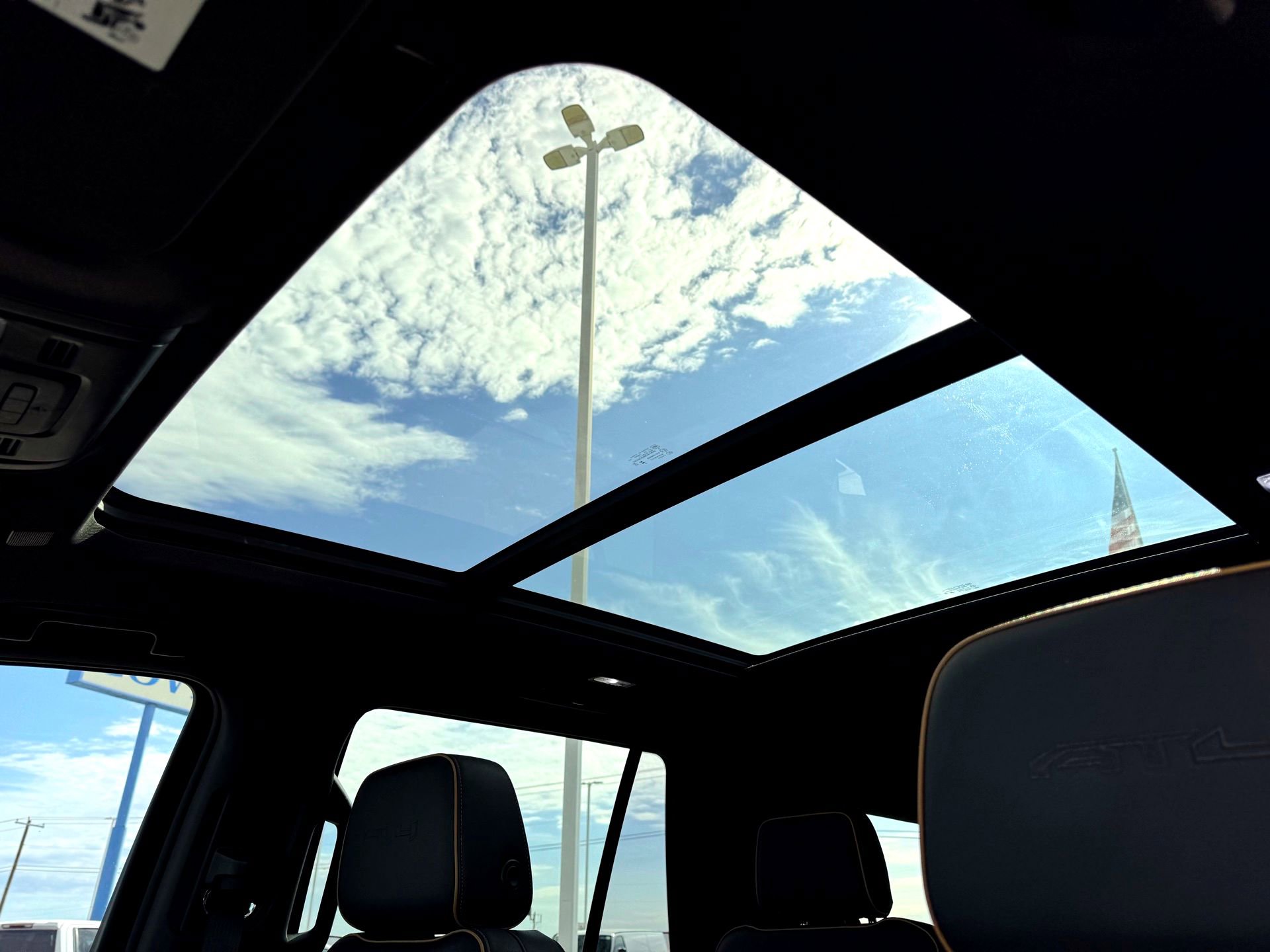 Used 2023 GMC Yukon AT4 w/ Technology Package image 14