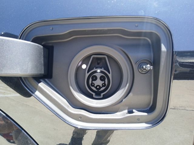 New 2026 BMW X5 xDrive50e image 6