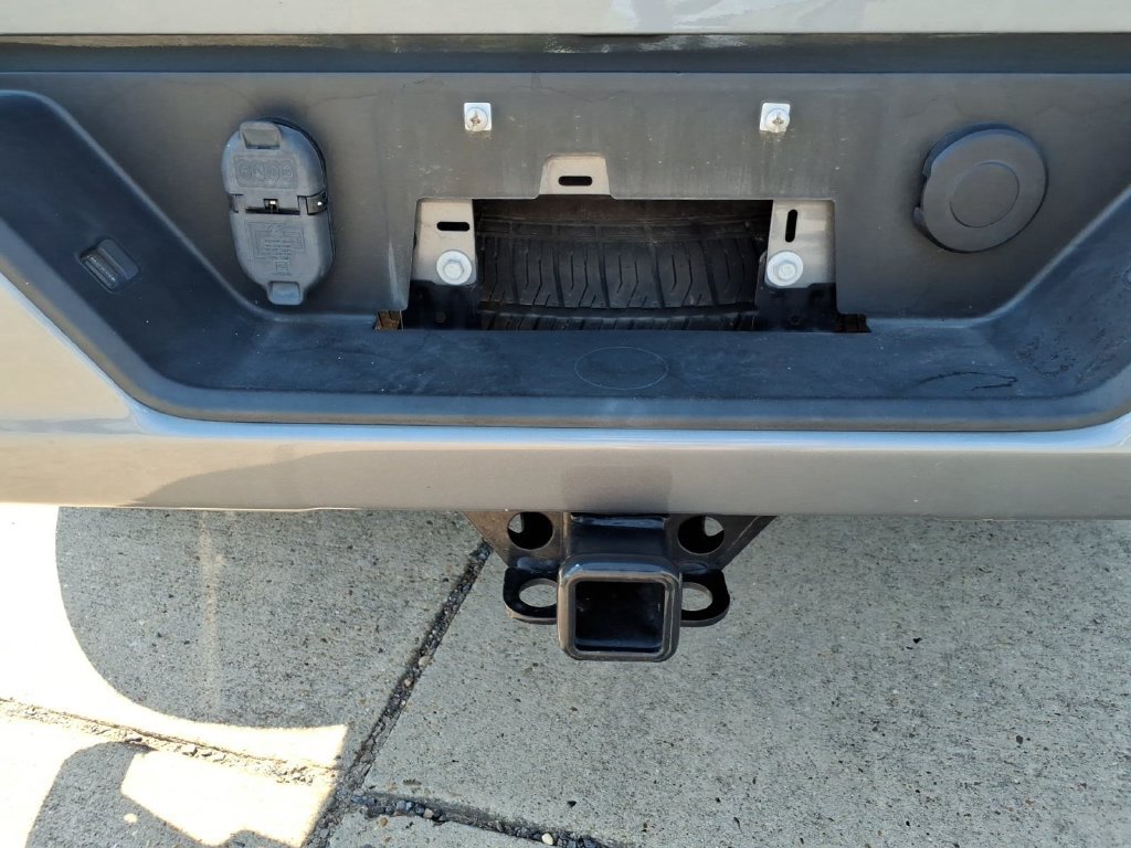 Used 2022 Chevrolet Silverado 1500 Custom w/ LPO, Dark Essentials Package RWD image 13