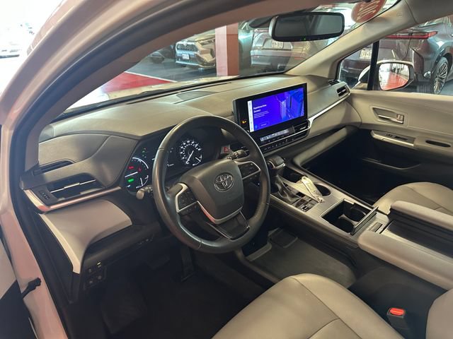 Certified 2025 Toyota Sienna XLE AWD/4WD image 11