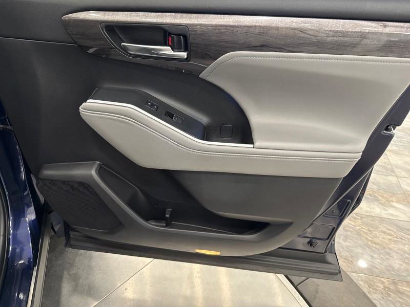 Used 2021 Toyota Highlander Limited image 85