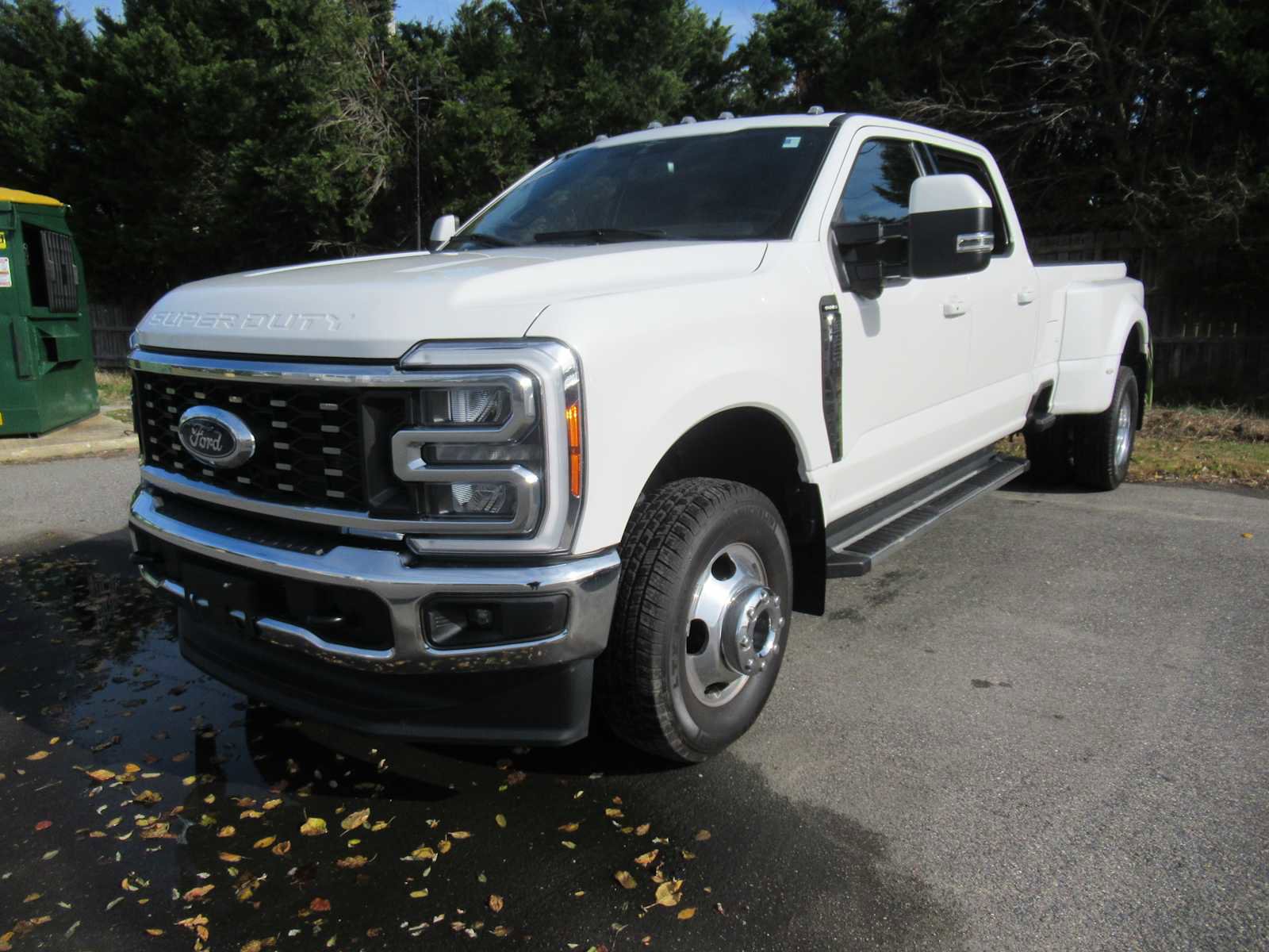 Used 2023 Ford F350 Lariat image 1