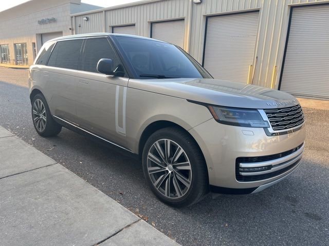 Used 2024 Land Rover Range Rover Long Wheelbase Autobiography image 4