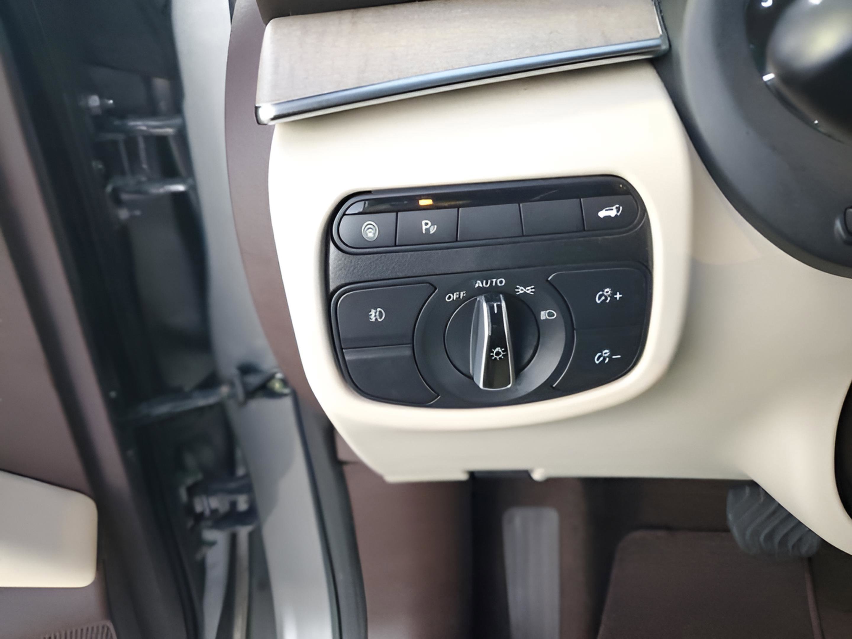 Used 2019 INFINITI QX50 Essential w/ Sensory Package image 26