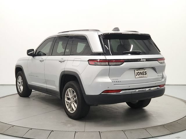 Used 2024 Jeep Grand Cherokee Laredo X w/ Luxury Tech Group I AWD/4WD image 5