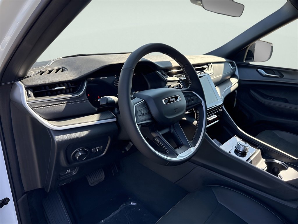 New 2025 Jeep Grand Cherokee L Altitude image 22