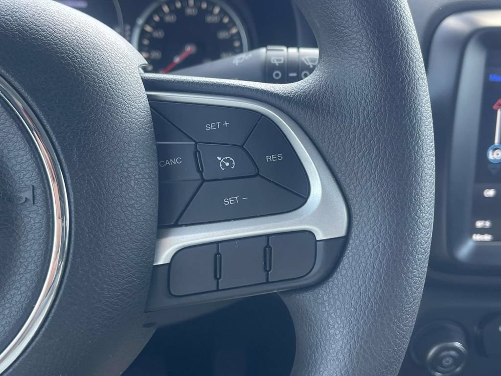 Used 2023 Jeep Renegade Latitude AWD/4WD image 23