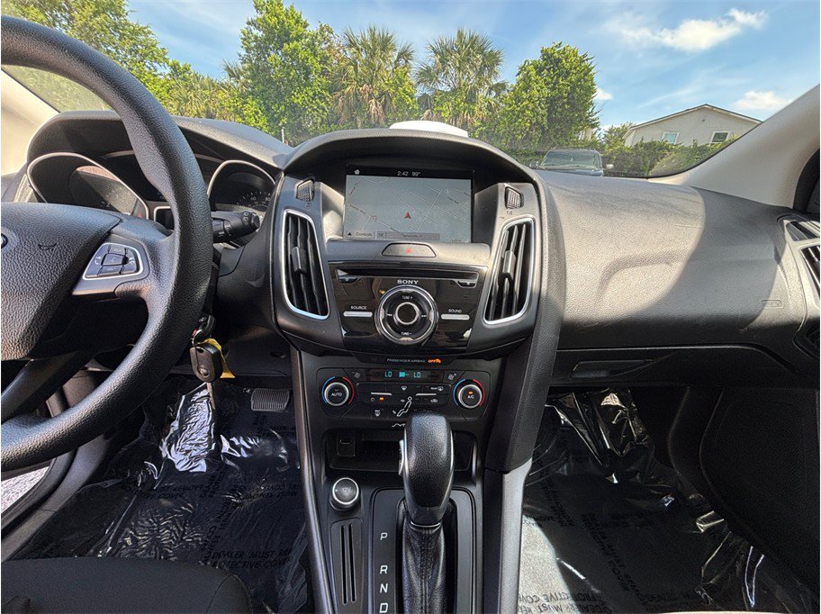 Used 2017 Ford Focus SEL FWD image 11