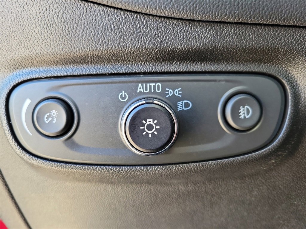 Used 2021 Chevrolet Equinox LT image 22