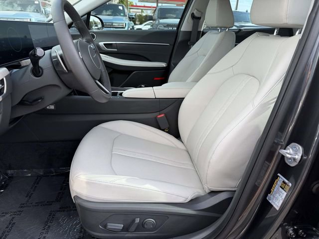 Used 2025 Hyundai Sonata Limited FWD image 13